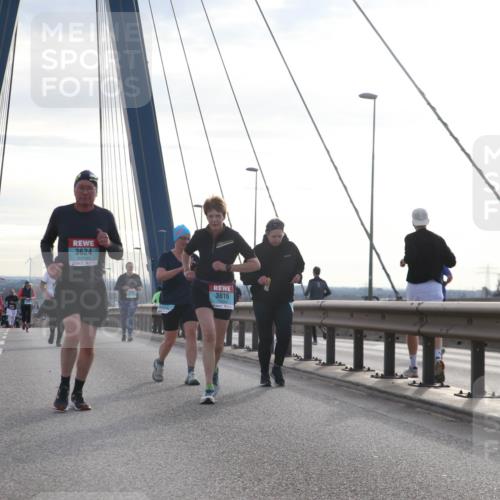 03.10.2024 - Köhlbrandbrückenlauf Jannik Wohlers http://msf.ph/oto/7306524 03.10.2024 09:38:15 Position 1 3624, 3616 meine-sportfotos.de