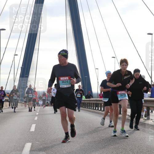 03.10.2024 - Köhlbrandbrückenlauf Jannik Wohlers http://msf.ph/oto/7306602 03.10.2024 09:38:16 Position 1 2934, 3624, 3616 meine-sportfotos.de