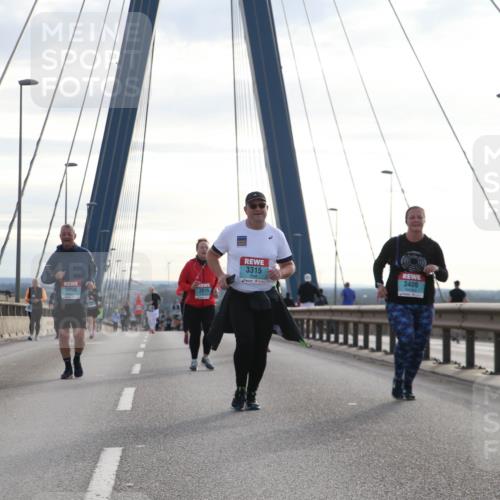 03.10.2024 - Köhlbrandbrückenlauf Jannik Wohlers http://msf.ph/oto/7306716 03.10.2024 09:38:23 Position 1 3315, 3406, 2815, 3050 meine-sportfotos.de