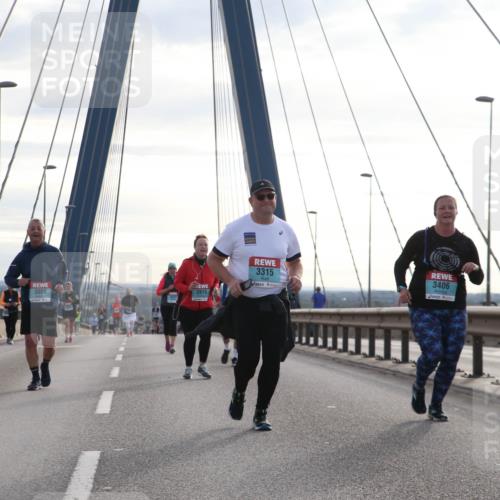 03.10.2024 - Köhlbrandbrückenlauf Jannik Wohlers http://msf.ph/oto/7306724 03.10.2024 09:38:24 Position 1 3131, 3315, 3406, 3050, 2815 meine-sportfotos.de