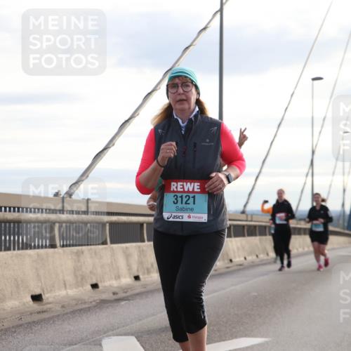 03.10.2024 - Köhlbrandbrückenlauf Jannik Wohlers http://msf.ph/oto/7306896 03.10.2024 09:38:34 Position 1 3121 meine-sportfotos.de