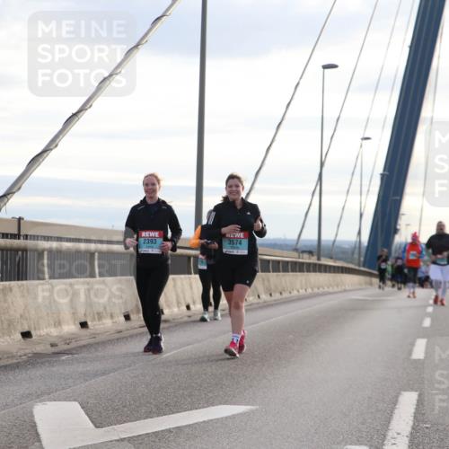 03.10.2024 - Köhlbrandbrückenlauf Jannik Wohlers http://msf.ph/oto/7307058 03.10.2024 09:38:38 Position 1 2393, 3574 meine-sportfotos.de