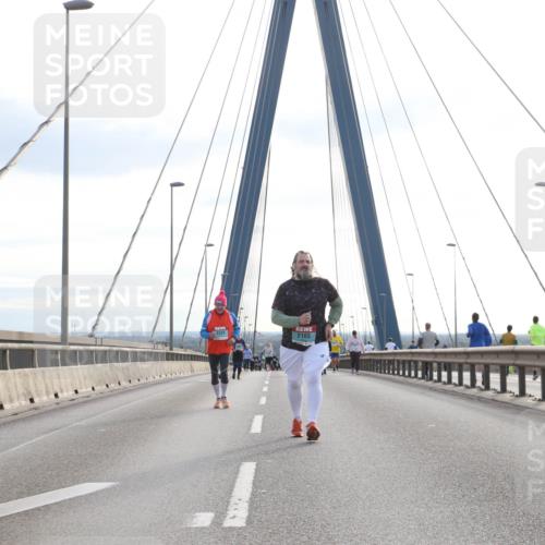 03.10.2024 - Köhlbrandbrückenlauf Jannik Wohlers http://msf.ph/oto/7307077 03.10.2024 09:38:46 Position 1 2165 meine-sportfotos.de