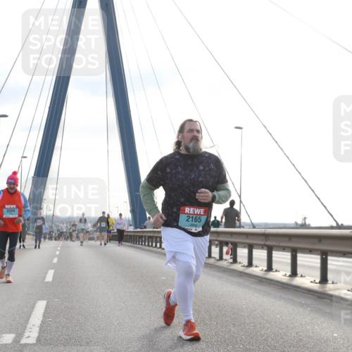 03.10.2024 - Köhlbrandbrückenlauf Jannik Wohlers http://msf.ph/oto/7307089 03.10.2024 09:38:48 Position 1 3304, 2165 meine-sportfotos.de