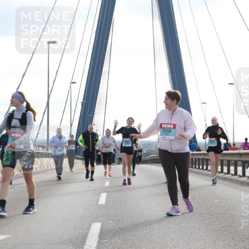 03.10.2024 - Köhlbrandbrückenlauf Jannik Wohlers http://msf.ph/oto/7307525 03.10.2024 09:39:06 Position 1 3158, 310, 3278, 3285 meine-sportfotos.de