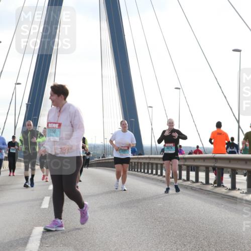 03.10.2024 - Köhlbrandbrückenlauf Jannik Wohlers http://msf.ph/oto/7307549 03.10.2024 09:39:07 Position 1 158, 3278, 3281 meine-sportfotos.de