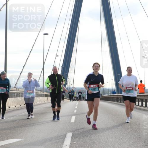 03.10.2024 - Köhlbrandbrückenlauf Jannik Wohlers http://msf.ph/oto/7307919 03.10.2024 09:39:10 Position 1 2694, 3422, 3285, 3281 meine-sportfotos.de