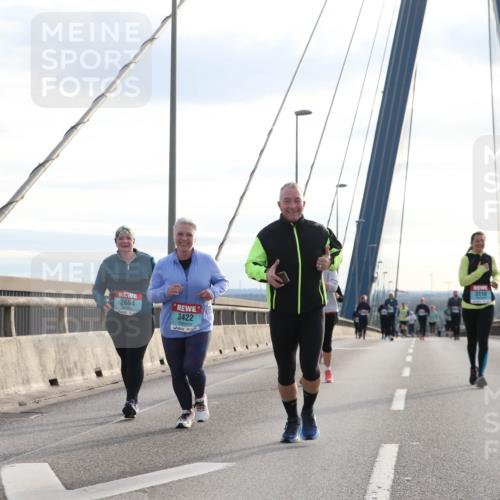 03.10.2024 - Köhlbrandbrückenlauf Jannik Wohlers http://msf.ph/oto/7307927 03.10.2024 09:39:11 Position 1 3118, 2694, 3422, 55 meine-sportfotos.de