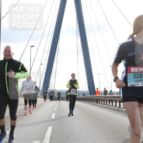 03.10.2024 - Köhlbrandbrückenlauf Jannik Wohlers http://msf.ph/oto/7307934 03.10.2024 09:39:12 Position 1 3422, 3264, 3118, 3285 meine-sportfotos.de