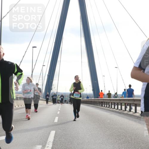 03.10.2024 - Köhlbrandbrückenlauf Jannik Wohlers http://msf.ph/oto/7307938 03.10.2024 09:39:12 Position 1 3422, 3118, 3264 meine-sportfotos.de