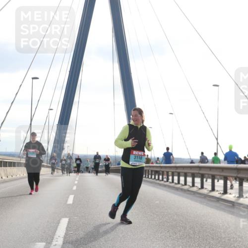 03.10.2024 - Köhlbrandbrückenlauf Jannik Wohlers http://msf.ph/oto/7307958 03.10.2024 09:39:15 Position 1 326, 3420, 3118 meine-sportfotos.de