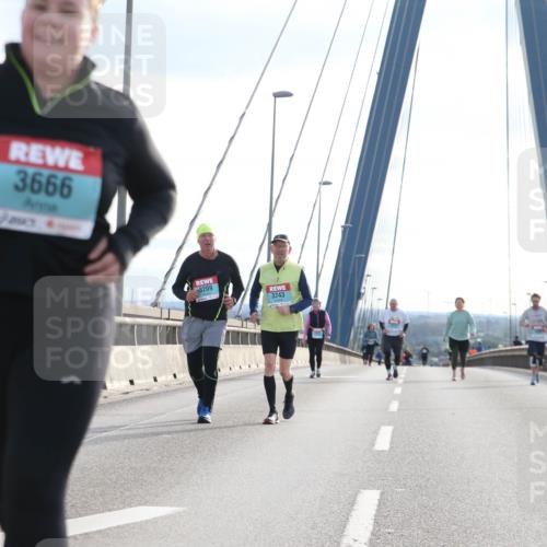 03.10.2024 - Köhlbrandbrückenlauf Jannik Wohlers http://msf.ph/oto/7308056 03.10.2024 09:39:37 Position 1 3666, 3209, 3243 meine-sportfotos.de
