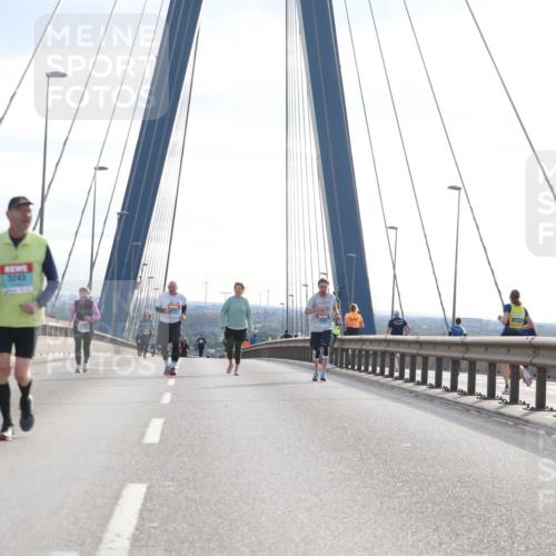 03.10.2024 - Köhlbrandbrückenlauf Jannik Wohlers http://msf.ph/oto/7308126 03.10.2024 09:39:39 Position 1 3209, 3243 meine-sportfotos.de