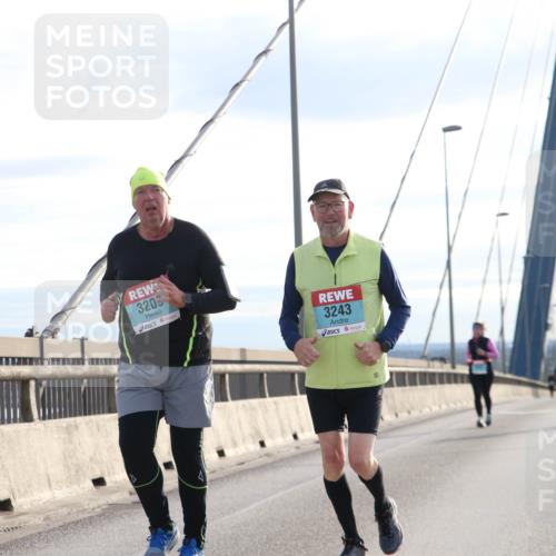 03.10.2024 - Köhlbrandbrückenlauf Jannik Wohlers http://msf.ph/oto/7308131 03.10.2024 09:39:41 Position 1 3203, 3243 meine-sportfotos.de
