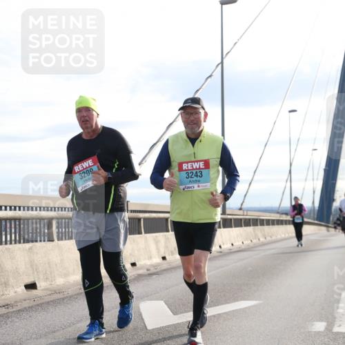 03.10.2024 - Köhlbrandbrückenlauf Jannik Wohlers http://msf.ph/oto/7308142 03.10.2024 09:39:42 Position 1 3209, 3243 meine-sportfotos.de