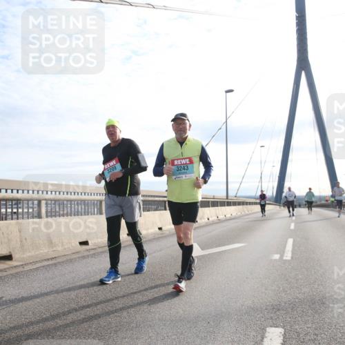 03.10.2024 - Köhlbrandbrückenlauf Jannik Wohlers http://msf.ph/oto/7308150 03.10.2024 09:39:43 Position 1 3209, 3243 meine-sportfotos.de