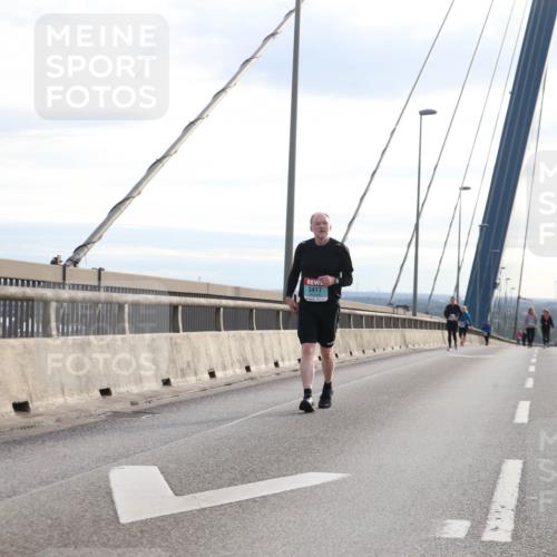 03.10.2024 - Köhlbrandbrückenlauf Jannik Wohlers http://msf.ph/oto/7308222 03.10.2024 09:40:18 Position 1 3417 meine-sportfotos.de