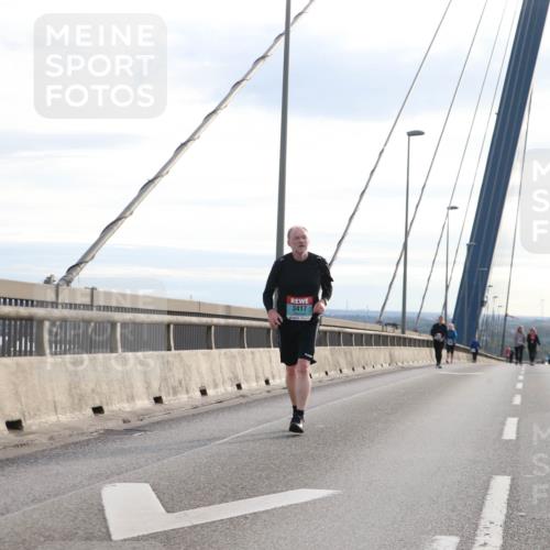 03.10.2024 - Köhlbrandbrückenlauf Jannik Wohlers http://msf.ph/oto/7308357 03.10.2024 09:40:18 Position 1 3417 meine-sportfotos.de
