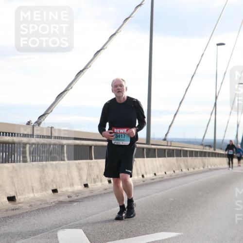 03.10.2024 - Köhlbrandbrückenlauf Jannik Wohlers http://msf.ph/oto/7308365 03.10.2024 09:40:20 Position 1 3417 meine-sportfotos.de