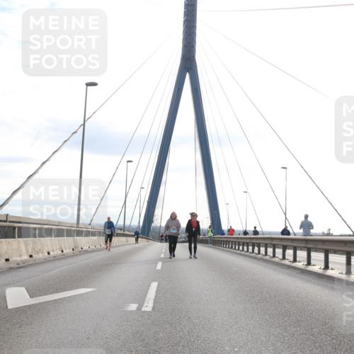 03.10.2024 - Köhlbrandbrückenlauf Jannik Wohlers http://msf.ph/oto/7309585 03.10.2024 09:40:40 Position 1  meine-sportfotos.de