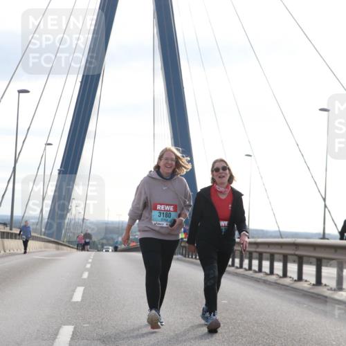 03.10.2024 - Köhlbrandbrückenlauf Jannik Wohlers http://msf.ph/oto/7309611 03.10.2024 09:40:45 Position 1 3403, 3180 meine-sportfotos.de