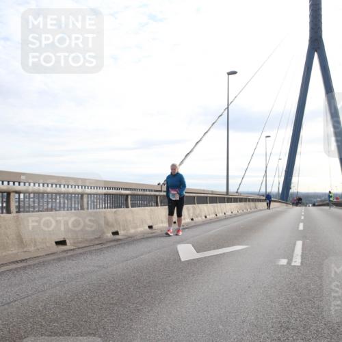 03.10.2024 - Köhlbrandbrückenlauf Jannik Wohlers http://msf.ph/oto/7309626 03.10.2024 09:40:49 Position 1  meine-sportfotos.de