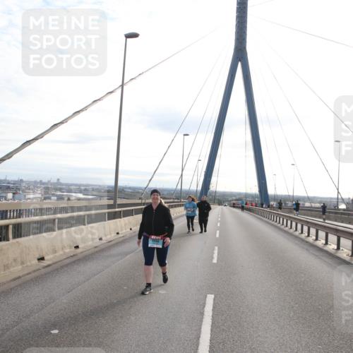 03.10.2024 - Köhlbrandbrückenlauf Jannik Wohlers http://msf.ph/oto/7309856 03.10.2024 09:41:17 Position 1 3566 meine-sportfotos.de