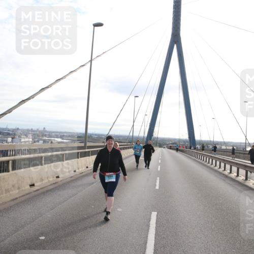 03.10.2024 - Köhlbrandbrückenlauf Jannik Wohlers http://msf.ph/oto/7309861 03.10.2024 09:41:18 Position 1 3566 meine-sportfotos.de