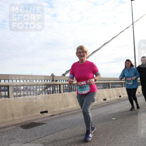 03.10.2024 - Köhlbrandbrückenlauf Jannik Wohlers http://msf.ph/oto/7310331 03.10.2024 09:41:22 Position 1 3651, 3514 meine-sportfotos.de