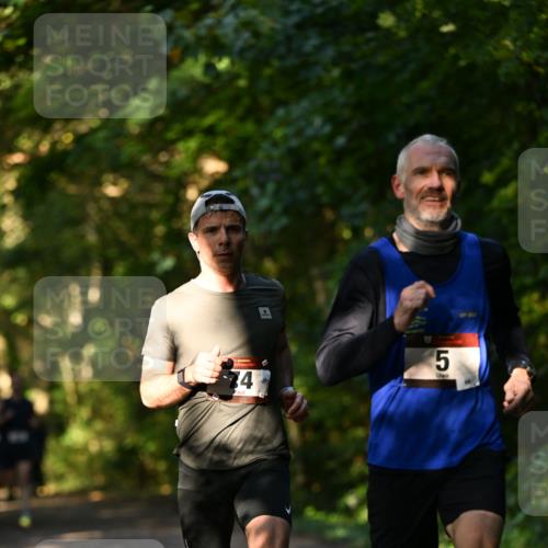 06.10.2024 - Bramfelder Halbmarathon 2024 Dr. Thomas Lammeyer http://msf.ph/oto/7334011 06.10.2024 09:47:59 Laufen 4, 5 meine-sportfotos.de
