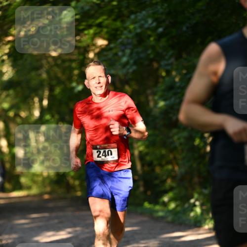06.10.2024 - Bramfelder Halbmarathon 2024 Dr. Thomas Lammeyer http://msf.ph/oto/7334046 06.10.2024 09:48:07 Laufen 240, 106 meine-sportfotos.de
