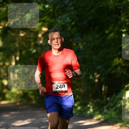 06.10.2024 - Bramfelder Halbmarathon 2024 Dr. Thomas Lammeyer http://msf.ph/oto/7334050 06.10.2024 09:48:07 Laufen 240, 106 meine-sportfotos.de