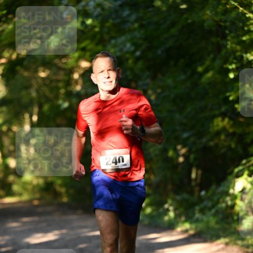 06.10.2024 - Bramfelder Halbmarathon 2024 Dr. Thomas Lammeyer http://msf.ph/oto/7334051 06.10.2024 09:48:07 Laufen 240, 106 meine-sportfotos.de