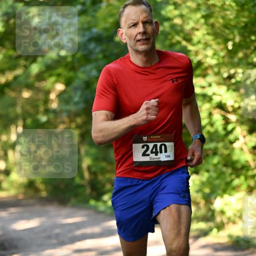 06.10.2024 - Bramfelder Halbmarathon 2024 Dr. Thomas Lammeyer http://msf.ph/oto/7334058 06.10.2024 09:48:08 Laufen 33, 240, 106 meine-sportfotos.de
