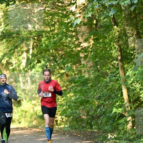 06.10.2024 - Bramfelder Halbmarathon 2024 Dr. Thomas Lammeyer http://msf.ph/oto/7334189 06.10.2024 09:49:23 Laufen 418, 387 meine-sportfotos.de
