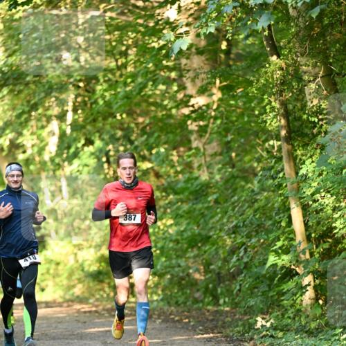06.10.2024 - Bramfelder Halbmarathon 2024 Dr. Thomas Lammeyer http://msf.ph/oto/7334192 06.10.2024 09:49:24 Laufen 387, 418 meine-sportfotos.de