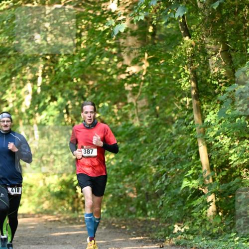 06.10.2024 - Bramfelder Halbmarathon 2024 Dr. Thomas Lammeyer http://msf.ph/oto/7334194 06.10.2024 09:49:24 Laufen 418, 387 meine-sportfotos.de