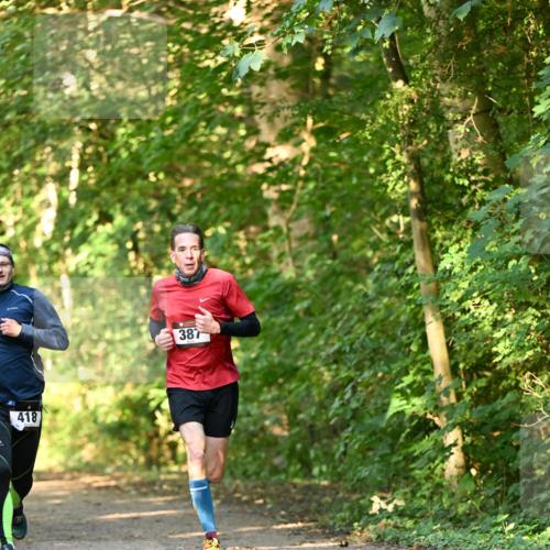 06.10.2024 - Bramfelder Halbmarathon 2024 Dr. Thomas Lammeyer http://msf.ph/oto/7334195 06.10.2024 09:49:24 Laufen 418, 387 meine-sportfotos.de