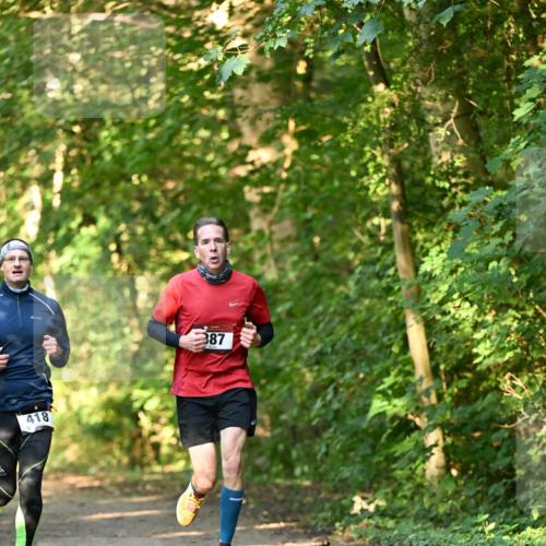 06.10.2024 - Bramfelder Halbmarathon 2024 Dr. Thomas Lammeyer http://msf.ph/oto/7334198 06.10.2024 09:49:24 Laufen 418, 3887 meine-sportfotos.de