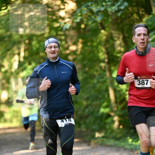06.10.2024 - Bramfelder Halbmarathon 2024 Dr. Thomas Lammeyer http://msf.ph/oto/7334213 06.10.2024 09:49:27 Laufen 418, 387 meine-sportfotos.de