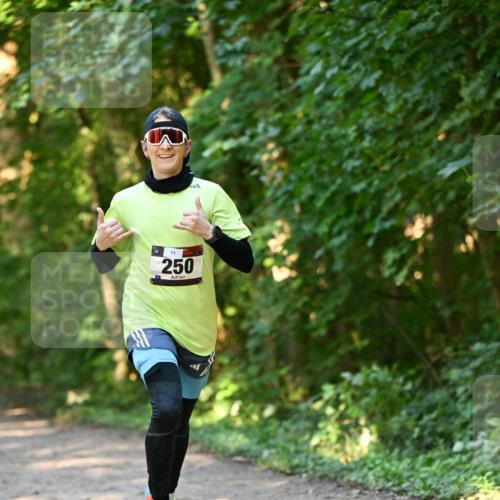 06.10.2024 - Bramfelder Halbmarathon 2024 Dr. Thomas Lammeyer http://msf.ph/oto/7334231 06.10.2024 09:49:30 Laufen 11, 250 meine-sportfotos.de