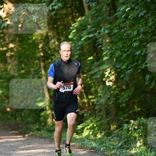 06.10.2024 - Bramfelder Halbmarathon 2024 Dr. Thomas Lammeyer http://msf.ph/oto/7334559 06.10.2024 09:51:00 Laufen 570 meine-sportfotos.de