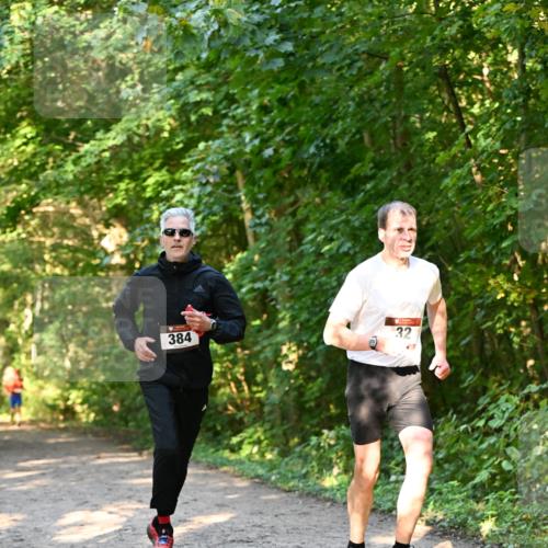 06.10.2024 - Bramfelder Halbmarathon 2024 Dr. Thomas Lammeyer http://msf.ph/oto/7334626 06.10.2024 09:51:44 Laufen 384, 32 meine-sportfotos.de