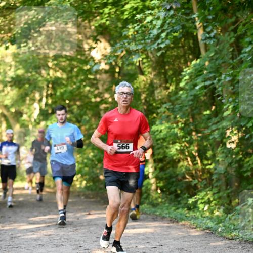 06.10.2024 - Bramfelder Halbmarathon 2024 Dr. Thomas Lammeyer http://msf.ph/oto/7334646 06.10.2024 09:51:53 Laufen 499, 566 meine-sportfotos.de