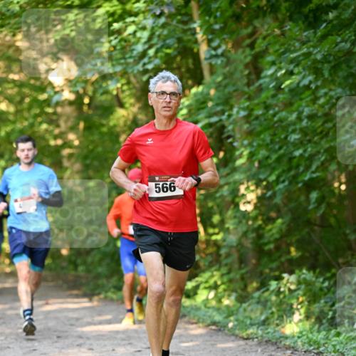 06.10.2024 - Bramfelder Halbmarathon 2024 Dr. Thomas Lammeyer http://msf.ph/oto/7334652 06.10.2024 09:51:53 Laufen 566 meine-sportfotos.de