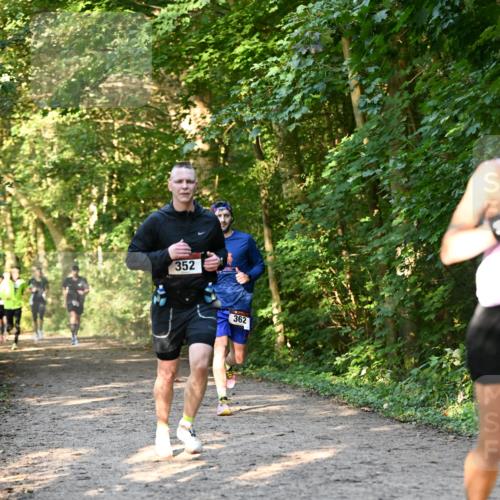 06.10.2024 - Bramfelder Halbmarathon 2024 Dr. Thomas Lammeyer http://msf.ph/oto/7334704 06.10.2024 09:52:03 Laufen 352, 362 meine-sportfotos.de