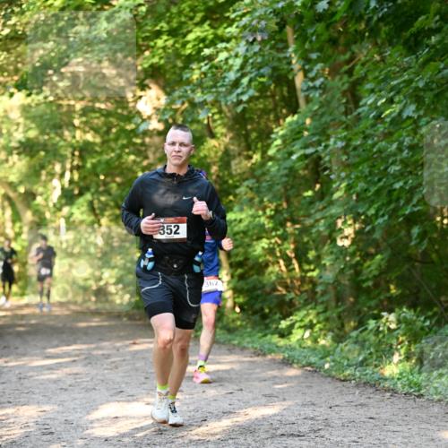 06.10.2024 - Bramfelder Halbmarathon 2024 Dr. Thomas Lammeyer http://msf.ph/oto/7334706 06.10.2024 09:52:04 Laufen 352, 362 meine-sportfotos.de