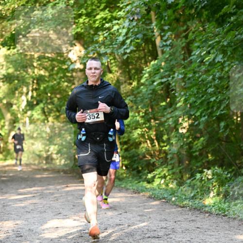 06.10.2024 - Bramfelder Halbmarathon 2024 Dr. Thomas Lammeyer http://msf.ph/oto/7334707 06.10.2024 09:52:04 Laufen 352, 2 meine-sportfotos.de