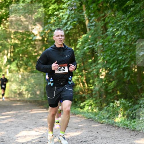 06.10.2024 - Bramfelder Halbmarathon 2024 Dr. Thomas Lammeyer http://msf.ph/oto/7334709 06.10.2024 09:52:04 Laufen 352 meine-sportfotos.de