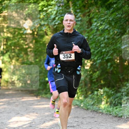 06.10.2024 - Bramfelder Halbmarathon 2024 Dr. Thomas Lammeyer http://msf.ph/oto/7334712 06.10.2024 09:52:04 Laufen 352 meine-sportfotos.de